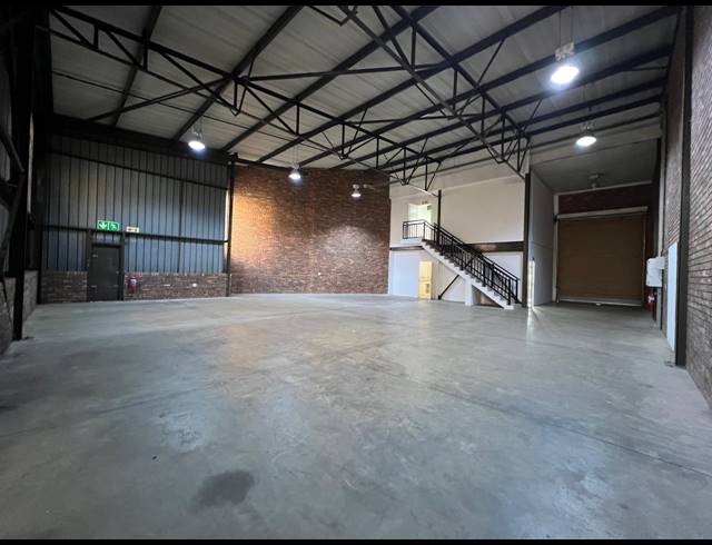 298M² WAREHOUSE TO LET IN OLIVEDALE